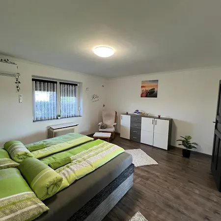 Borostyan Vendeghaz Apartment *